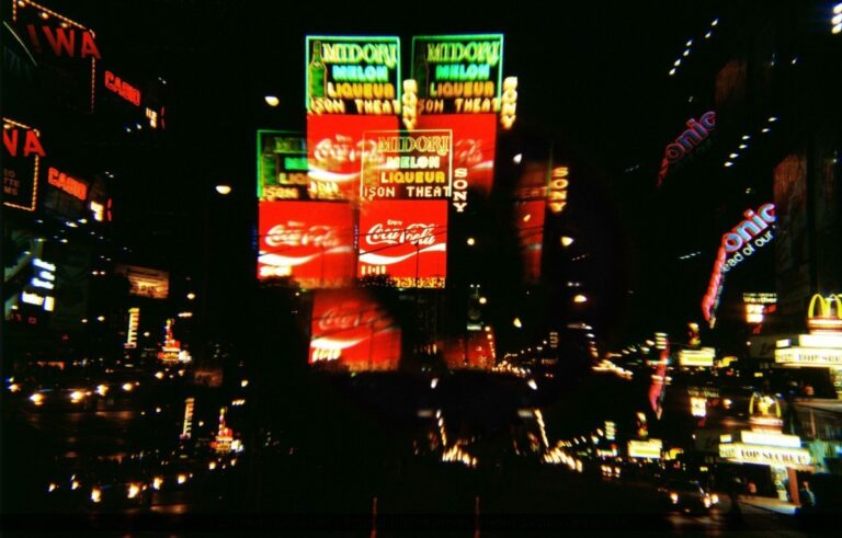 3 - LIGHT IN NIGHT - USA - New-York
