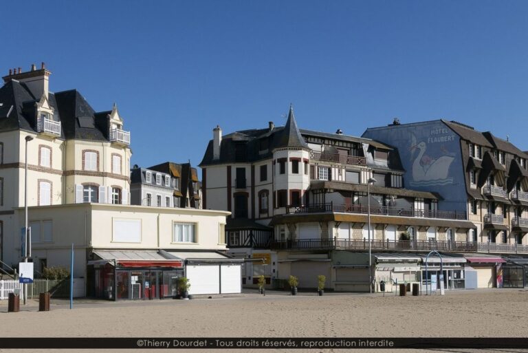 324 - WEEK-END - FRANCE - Deauville - Trouville