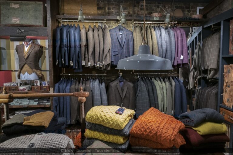 333 - READY-TO-WEAR FROM NOTHING HILL - GRANDE BRETAGNE - Londres
