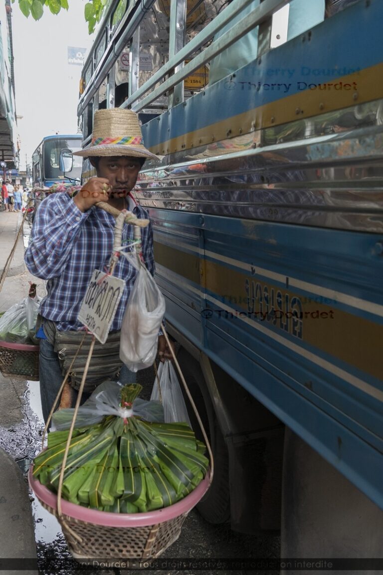 359 - PORTEUR THAILANDAIS - THAILANDE - Chang Mai