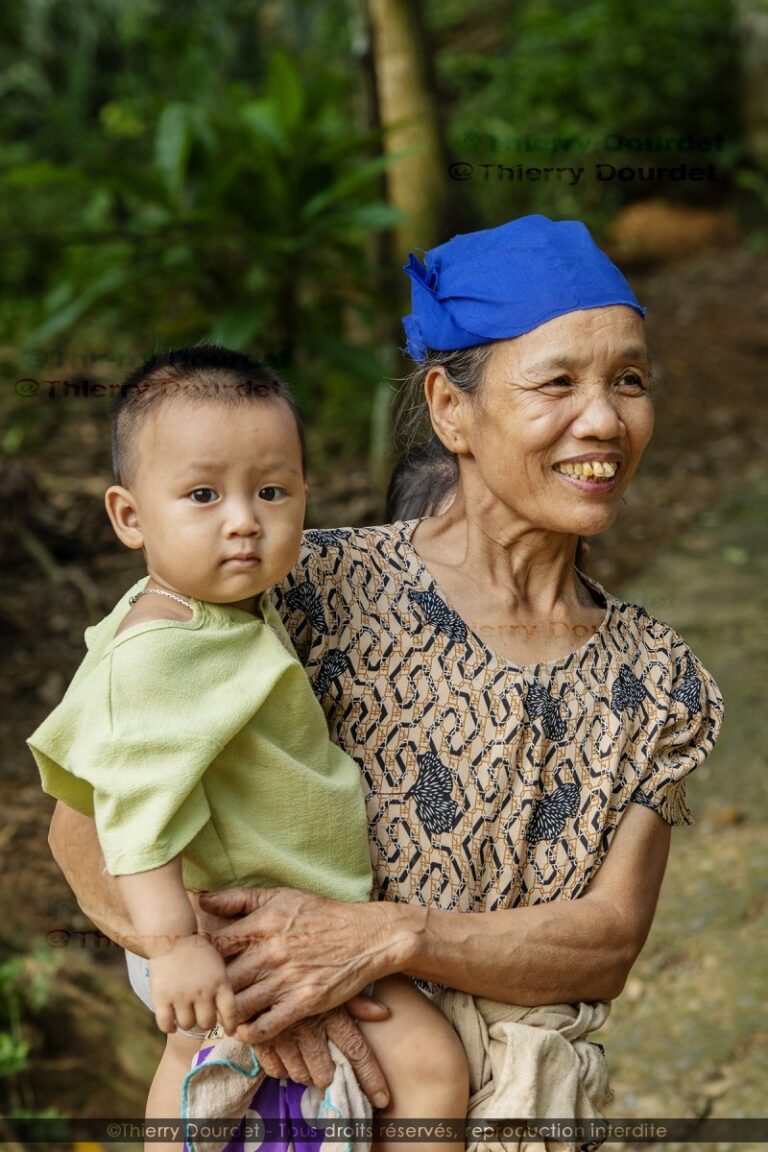 379 - LA MERE ET LE FILS - VIETNAM - Pu Luong
