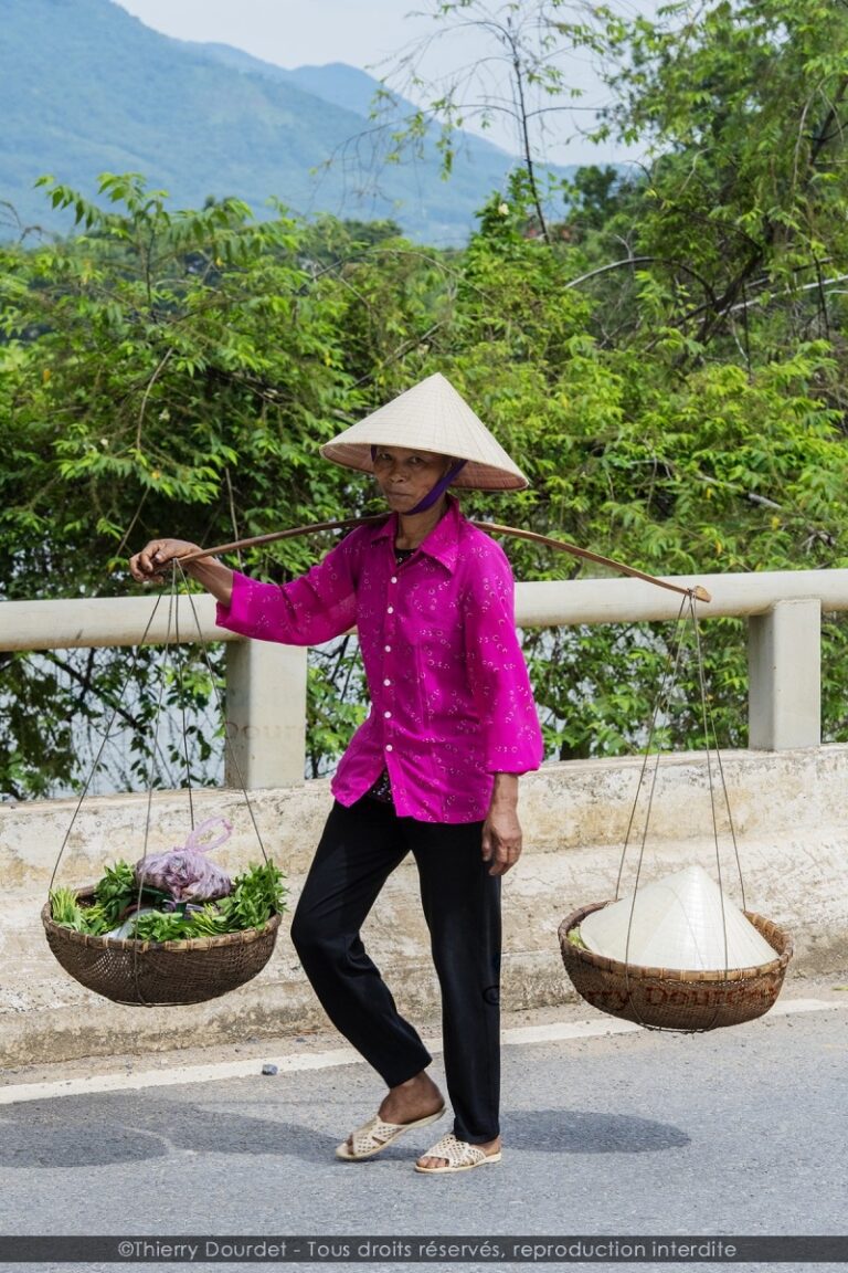 382 - LA ROUTE EST LONGUE - VIETNAM - Pu Luong