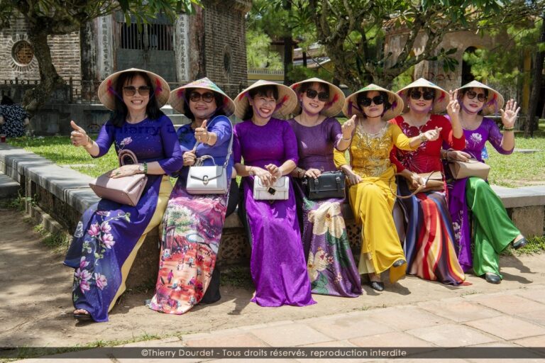 400 - MAMIES VIETNAMIENNES DE FACE - VIETNAM - Hue