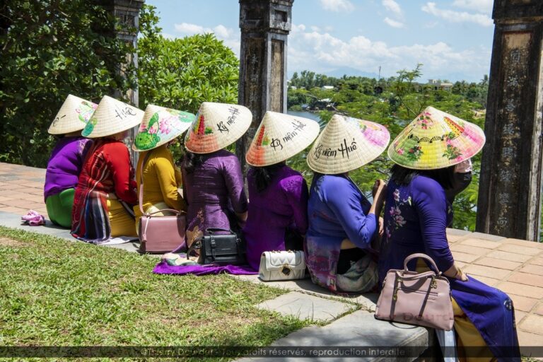 401 - MAMIES VIETNAMIENNES DE DOS - VIETNAM - Hue