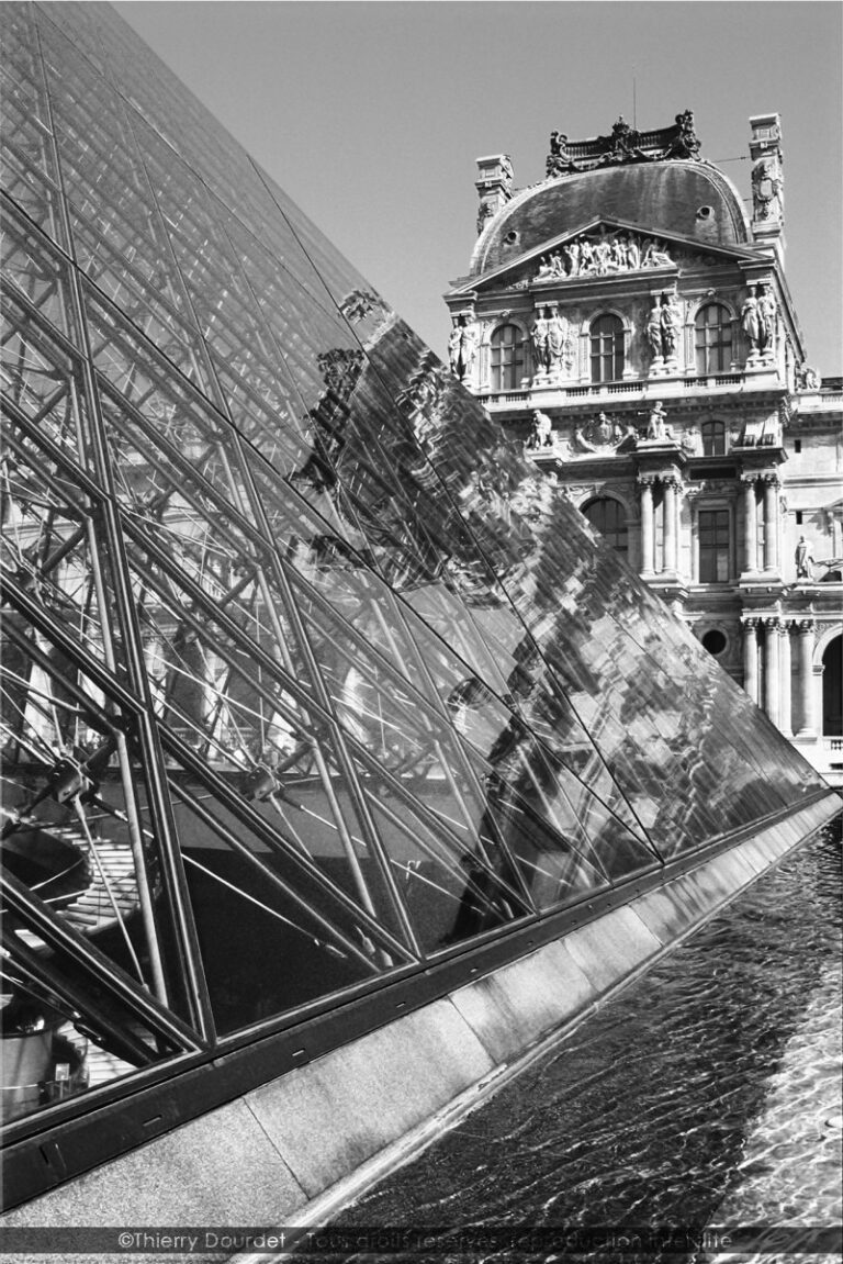 44 - HIER AUJOURD'HUI - FRANCE - Paris