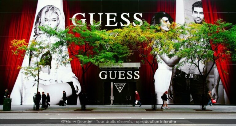 62 - GUESS - USA - New-York