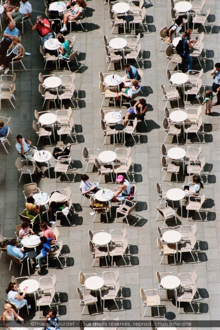 8 - TERRAZZO DI CAFFE - ITALIE - Venise